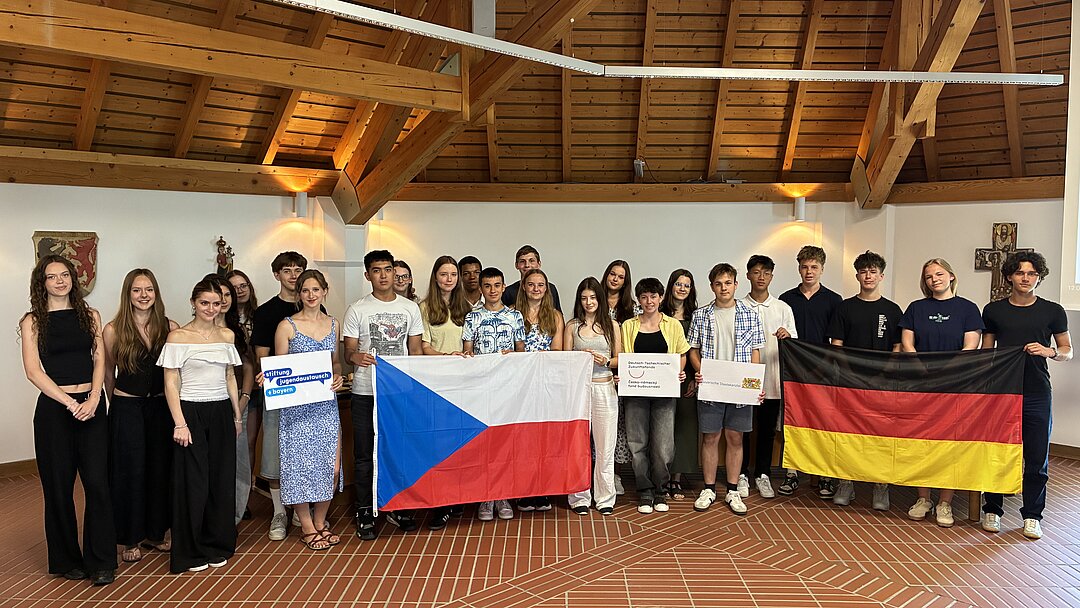 Gruppenbild Menschen im Raum
